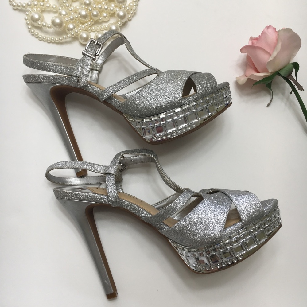 Gianni Bini Silver Glitter and Jeweled Heels, sz 7 - Picture 4 of 8